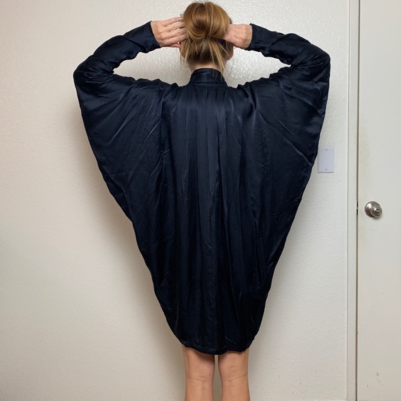 100% Silk long sleeve tie neck navy dress - Picture 2 of 7